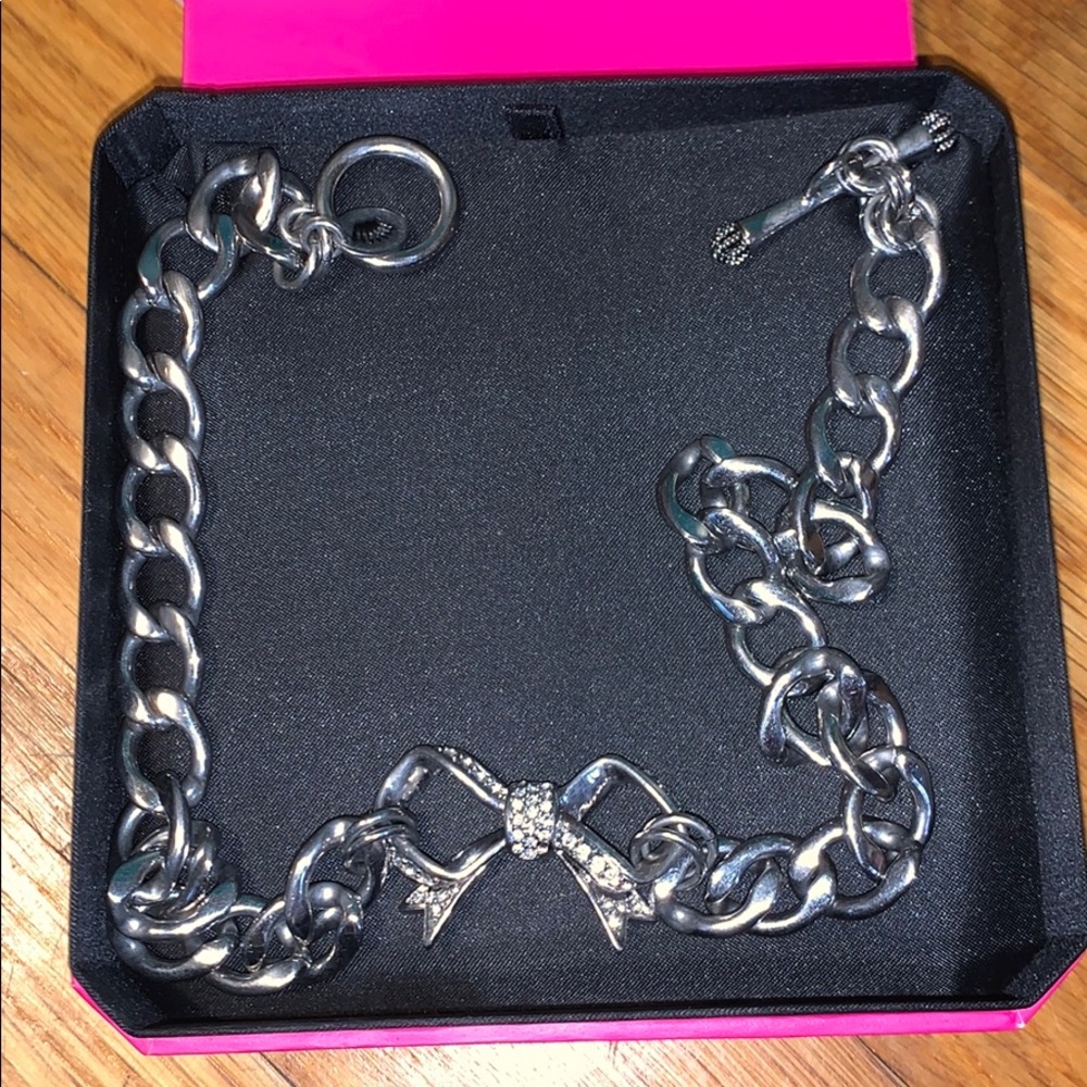 Juicy couture bow necklace